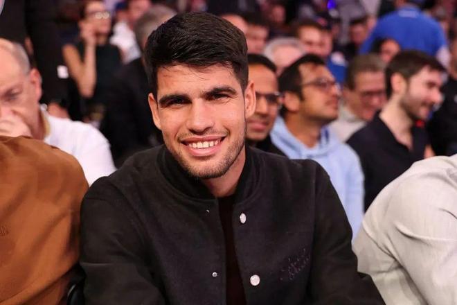 他在关键时 他在关键时